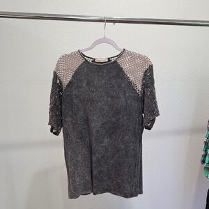 Gilded Intent Black and Gray Short Sleeve Top